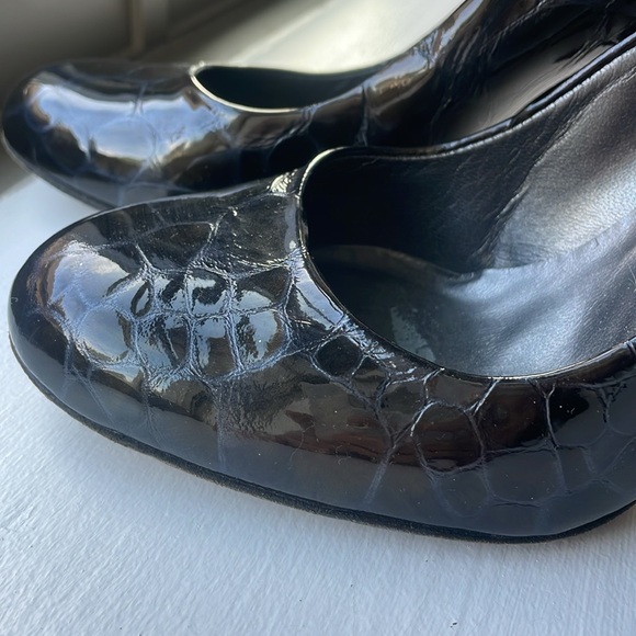 STUART WEITZMAN crocodile print black heels - Picture 1 of 5